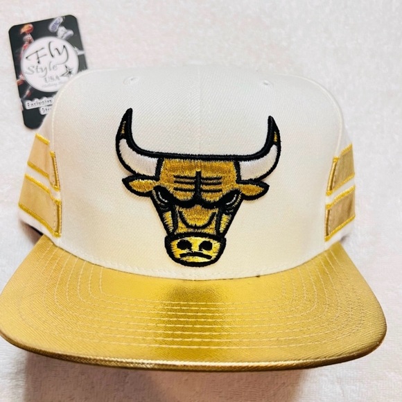 Over 70 Styles To Pick From Mitchell And Ness Snapback Wholesale 16 Pieces $480
